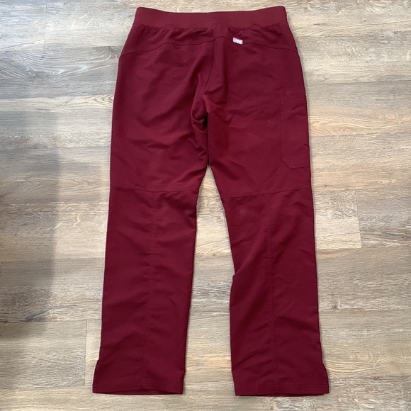 Figs Kade Cargo Scrub Pants - Picture 8 of 9
